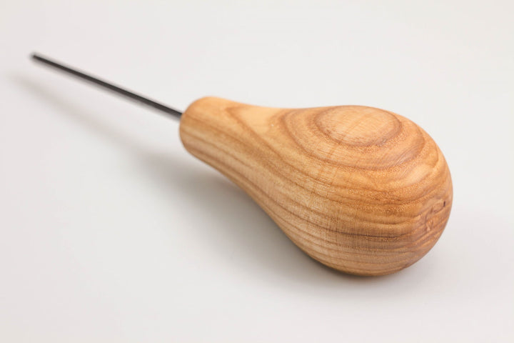 Beavercraft Palm-size straight V-profile chisel. Sweep №12 - P12/02