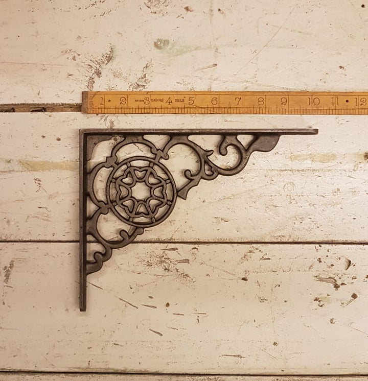 Pair of Antique Cast Iron Cobweb Design Shelf Brackets - 203mm x 267mm