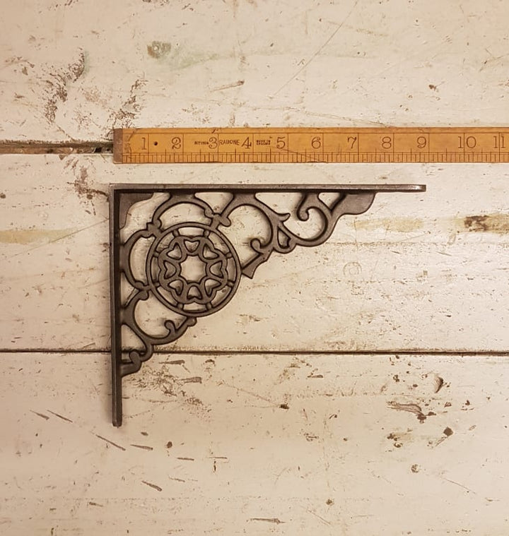 Pair of Antique Cast Iron Cobweb Design Shelf Brackets - 177mm x 228mm