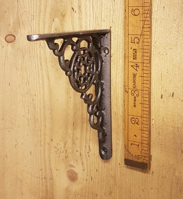 Pair of Antique Cast Iron Cobweb Design Shelf Brackets - 100mm x 140mm