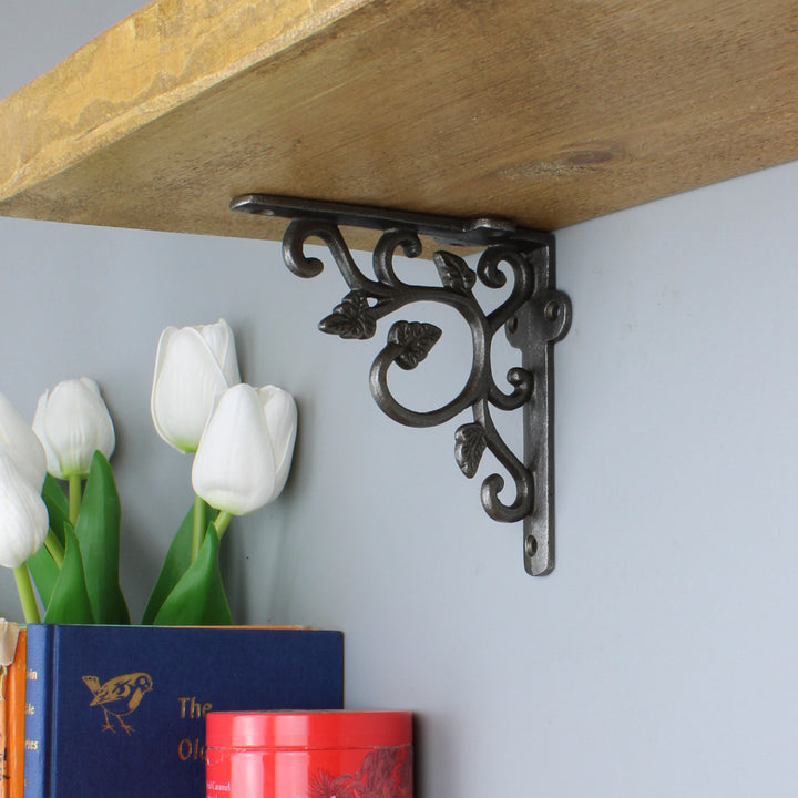 Pair of Cast Iron Leaf Design Shelf Brackets - 115mm x 115mm